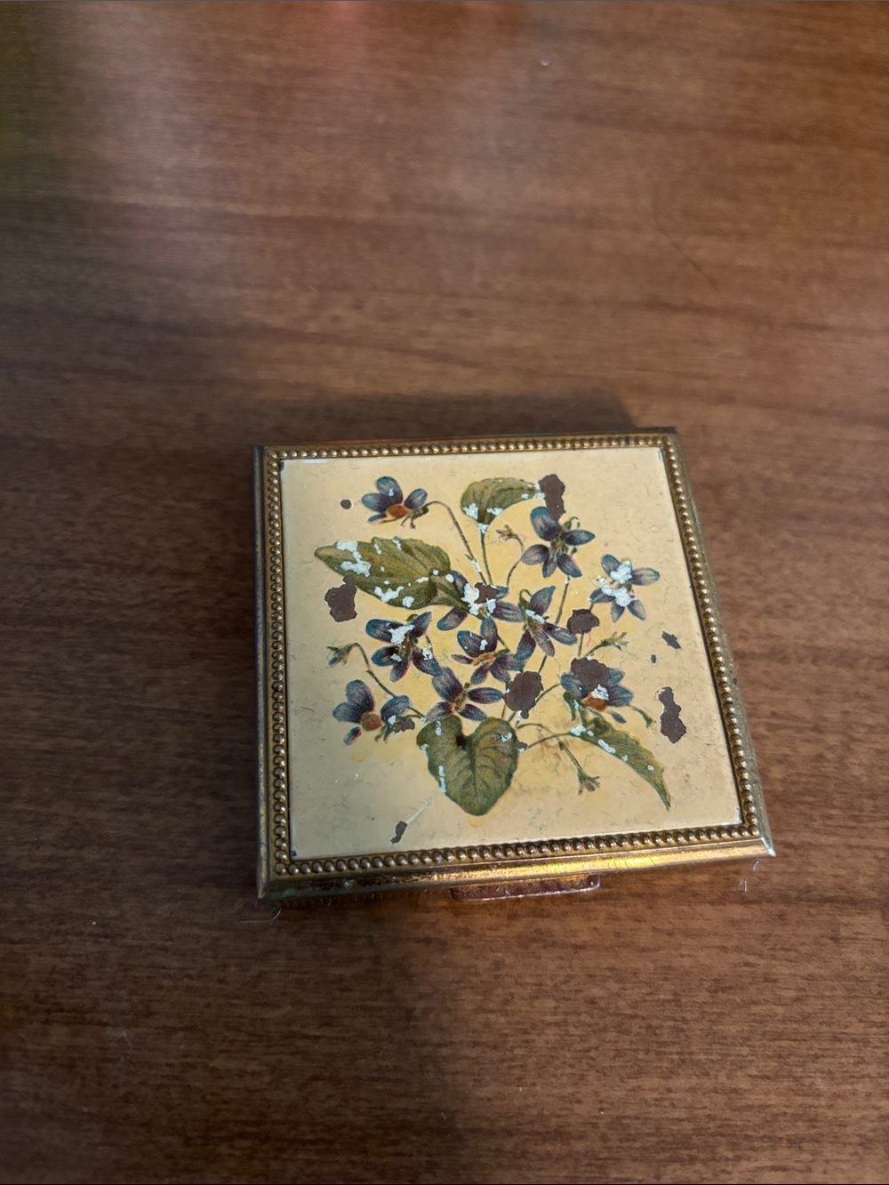 Vintage Floral Compact Mirror in Gold Finish
